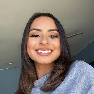 Meet your Posher, Larissa